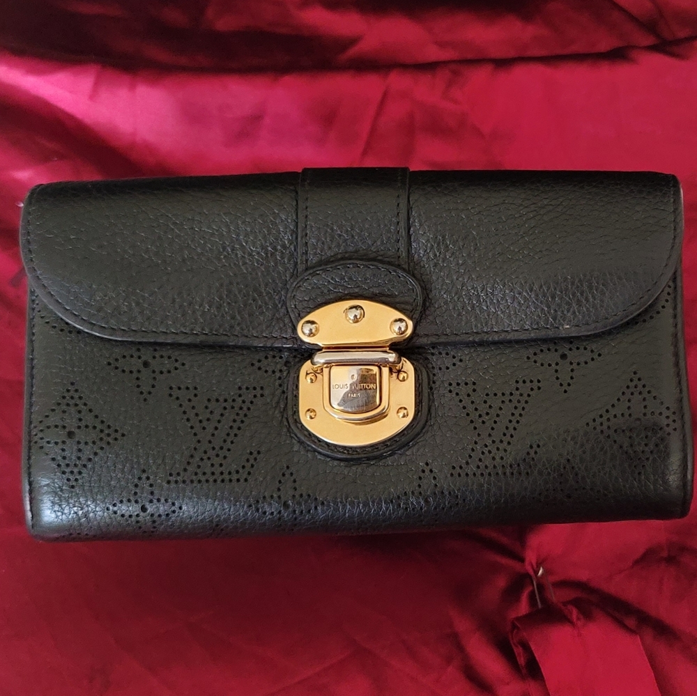 💯⚠️SALE⚠️⚠️ LOUIS VUITTON Mahina wallet
